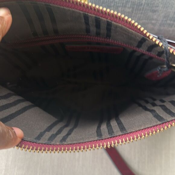 Frye Melissa Wine Zip Leather Crossbody Bag - Picture 8 of 9